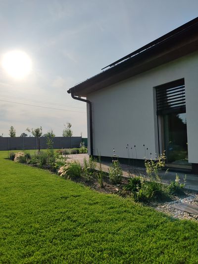 Celkový pohled na zahradu rodinného domu v Bohumíně